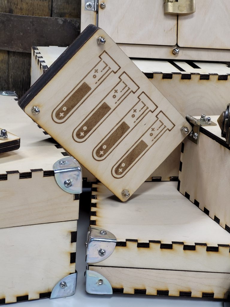 SKRZYNIA ZAGADEK-CHALLENGE BOX