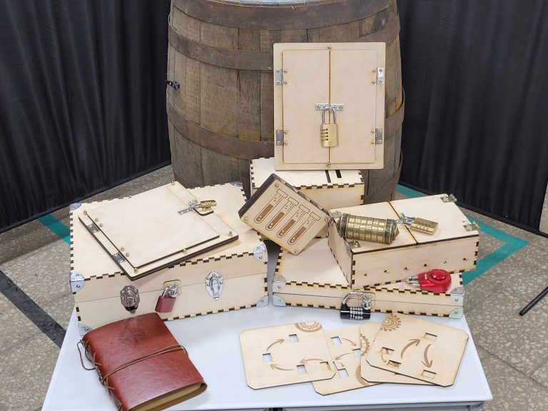 SKRZYNIA ZAGADEK-CHALLENGE BOX