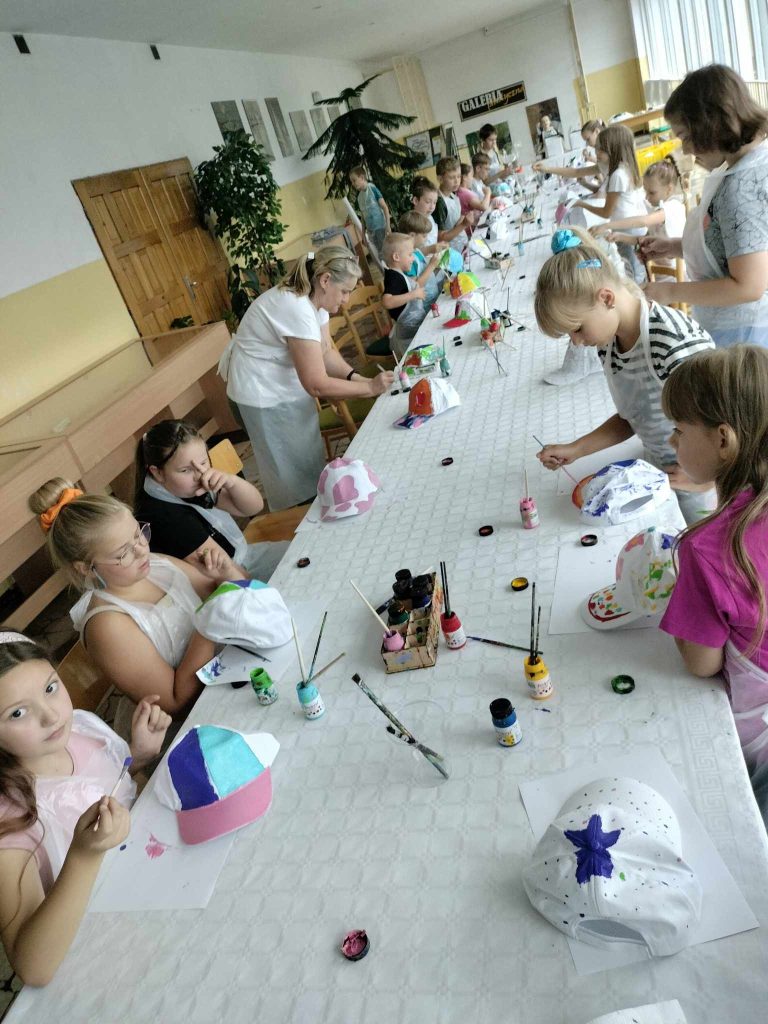 MALOWANIE CZAPECZKI Z DASZKIEM