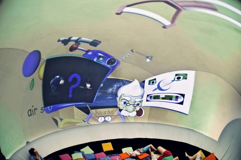 MOBILNE PLANETARIUM