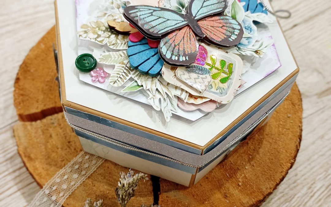 Scrapbookingowe pudełko skarbów