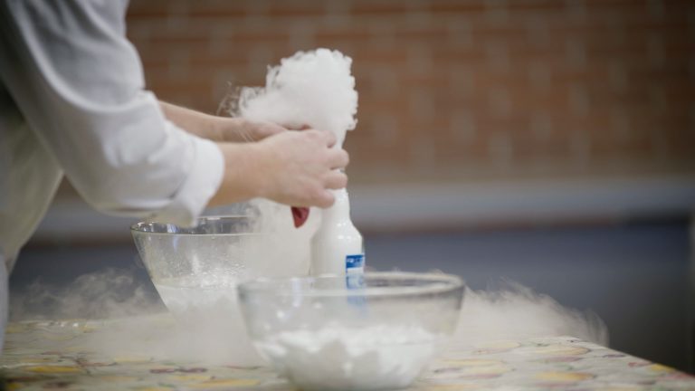 WARSZTAT CHEMICZNO-MAGICZNY