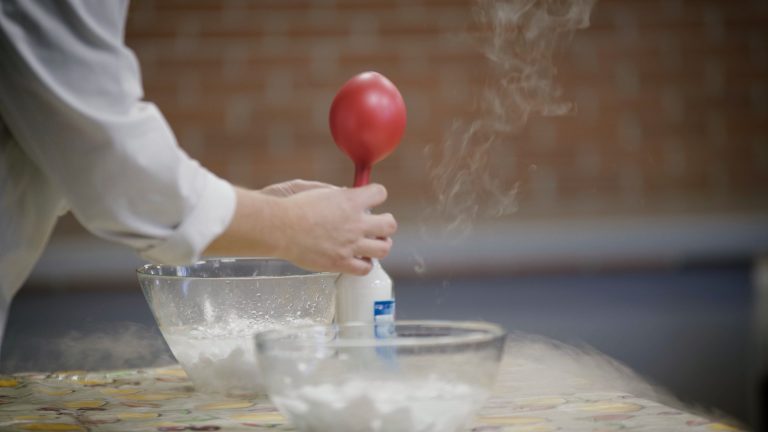 WARSZTAT CHEMICZNO-MAGICZNY