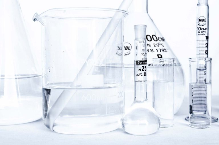WARSZTAT CHEMICZNO-MAGICZNY