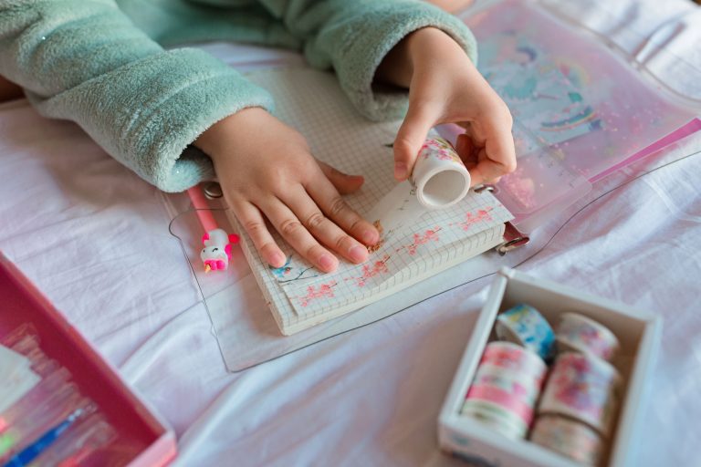 SCRAPBOOKING