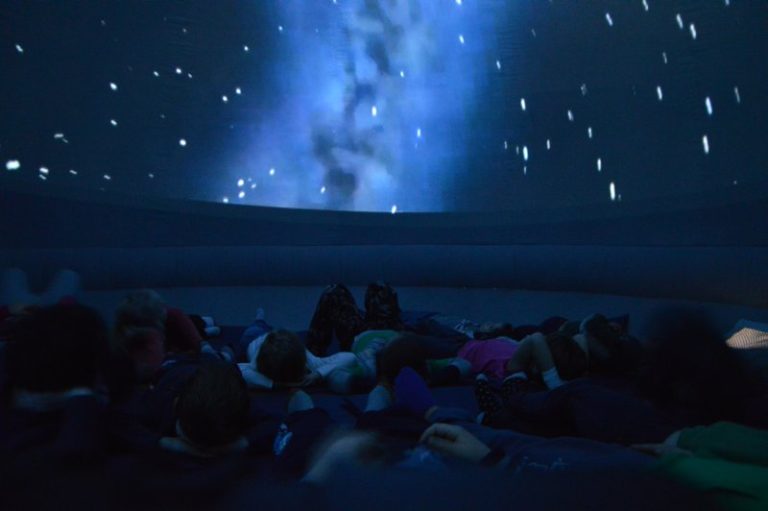 MOBILNE PLANETARIUM